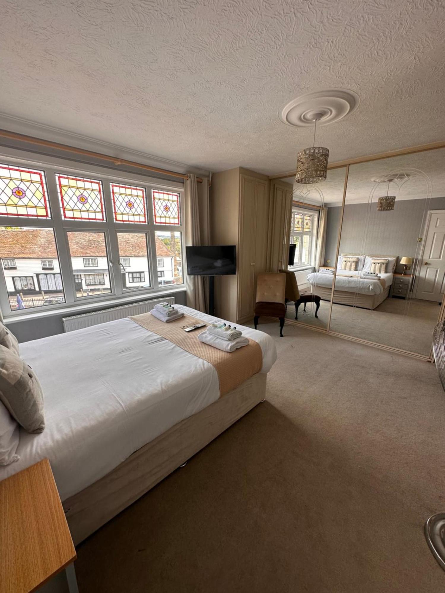 The Six Bells Bed & Breakfast Rochester  Luaran gambar